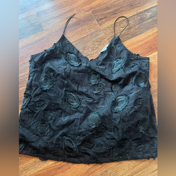 Size M - Picture 1 of 2